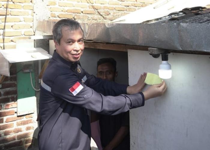 Ribuan Warga Jatim Terima Bantuan Listrik Gratis, Kementerian ESDM:  Penerapan Kaidah Keselamatan Ketenagalistrikan - Gambar 3