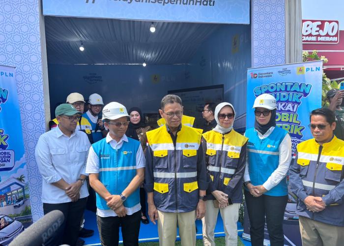 Mudik Nyaman Bersama, Wamen ESDM Tinjau Kesiapan SPKLU di Jawa Tengah