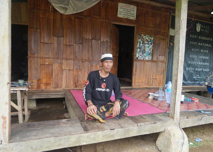 Dari Gelap Menuju Terang, Kampung Cisadon Menyala Berkat PLTS dan Baterai - Gambar 3