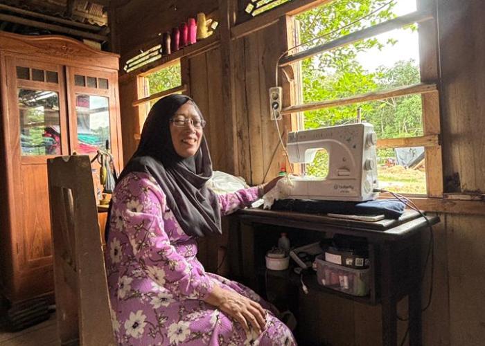 Program Pasang Listrik Gratis Terangi Rumah Ruslam, Hadirkan Senyum di Musi Banyuasin - Gambar 3