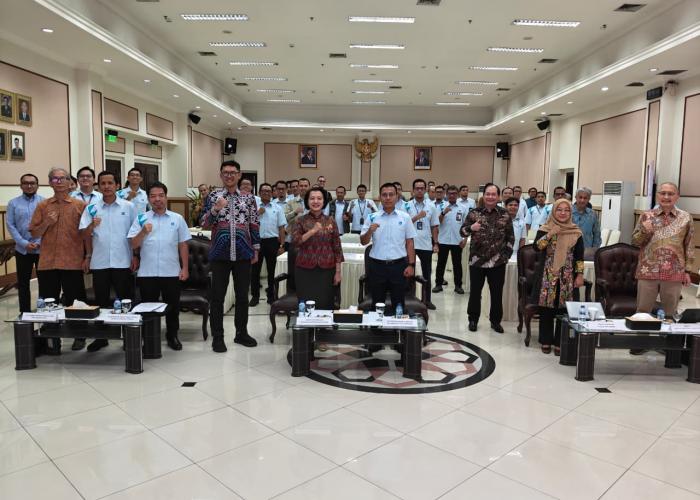 Percepat Transisi Energi, Ditjen Gatrik Gelar Kick Off Kajian Transformasi Jaringan Ketenagalistrikan Nasional - Gambar 3