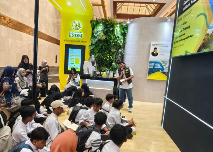 Belajar Listrik Asyik Lewat Eduvisit di Booth Activity Ditjen Gatrik - Gambar 2