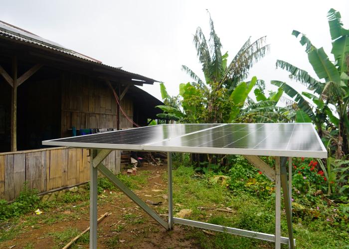 Dari Gelap Menuju Terang, Kampung Cisadon Menyala Berkat PLTS dan Baterai - Gambar 2
