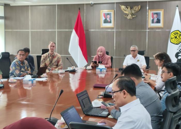 Kementerian ESDM Percepat Pengembangan SPKLU untuk Ketahanan Energi - Gambar 1