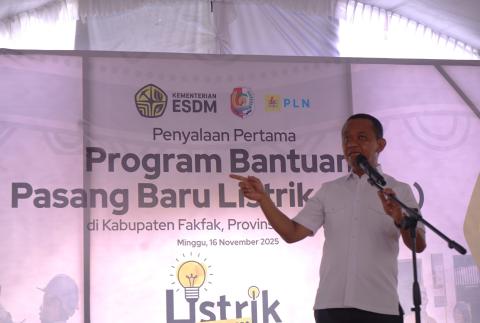 Menteri ESDM Jadikan HUT ke-125 Kabupaten Fakfak sebagai Momentum Penyalaan Pertama BPBL