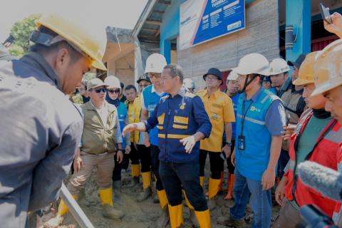 Pemerintah Percepat Pemulihan Distribusi BBM dan Kelistrikan di Sumatera Barat