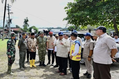 Laporkan Kondisi Listrik ke Presiden, Menteri Bahlil: Minggu Malam, 93% Listrik Nyala di Aceh