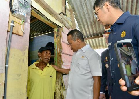 Cahaya Baru di Rumah Arobi Hidupkan Harapan Warga Fakfak