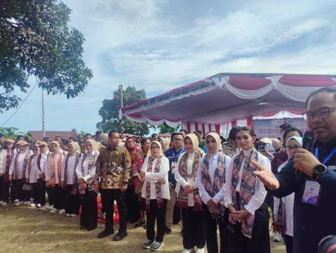 Bersama SERUNI, Kementerian ESDM Sambung Listrik Gratis 100 Rumah di Manokwari