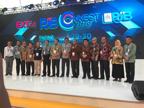 Dirjen Ketenagalistrikan Rida Mulyana, pada Selasa (29/10) kemarin menghadiri pembukaan PJB Connect di kantor PT Pembangkitan Jawa Bali, Surabaya.