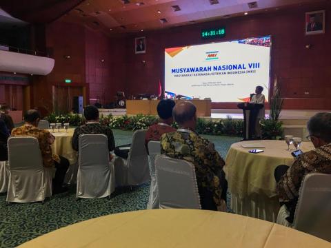 Dirjen Ketenagalistrikan membuka Musyawarah Nasional (Munas) ke-8 Masyarakat Ketenagalistrikan Indonesia (MKI), Rabu (30/10) di Auditorium PT PLN (Persero) Kantor Pusat.