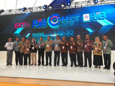 Dirjen Ketenagalistrikan Rida Mulyana, pada Selasa (29/10) kemarin menghadiri pembukaan PJB Connect di kantor PT Pembangkitan Jawa Bali, Surabaya.