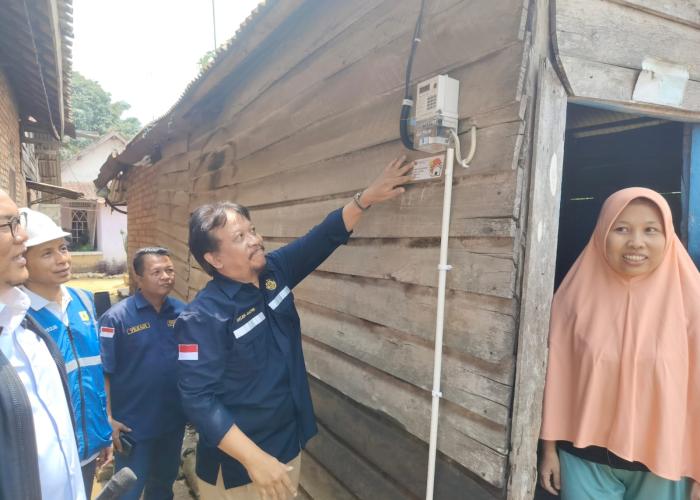 4.000 Rumah Tangga Sumsel Terima Sambungan Listrik Gratis di Hari Listrik Nasional - Gambar 2