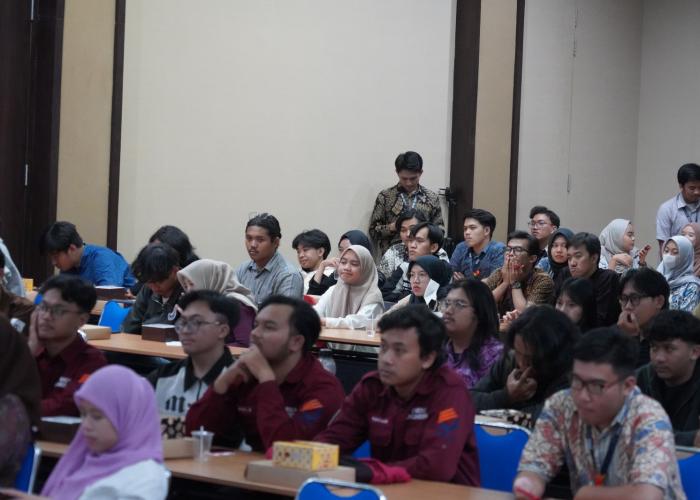 Kenalkan Kebijakan Kendaraan Listrik, Gatrik Goes to Campus Hadir di POLBAN - Gambar 3