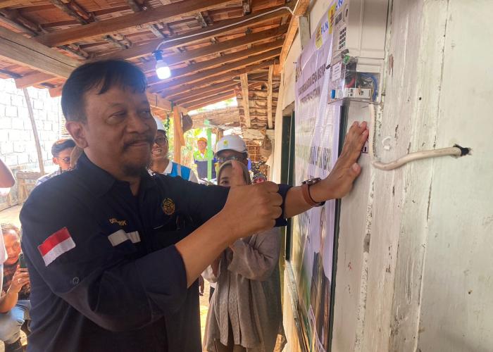 Bantuan Pasang Baru Listrik Targetkan 26.605 Rumah Tangga Kurang Mampu di Provinsi Jawa Timur - Gambar 3