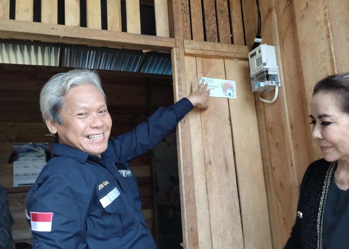 Bantuan Sambung Listrik Gratis Sasar Masyarakat Tidak Mampu di Kalimantan Barat - Gambar 3