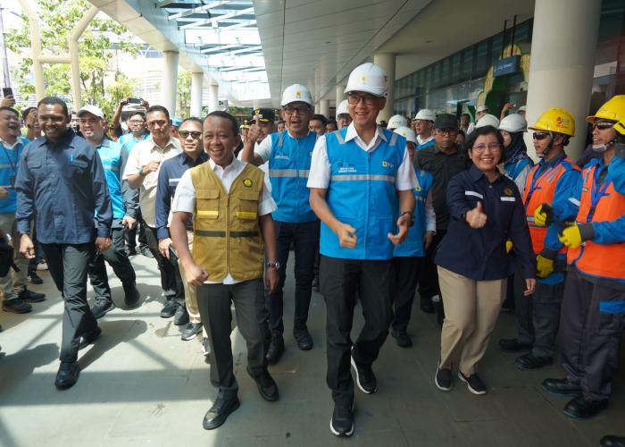 Kunjungi SPKLU Pelabuhan Merak, Menteri ESDM Pastikan Pasokan Listrik Banten Periode RAFI 2025 Aman - Gambar 2