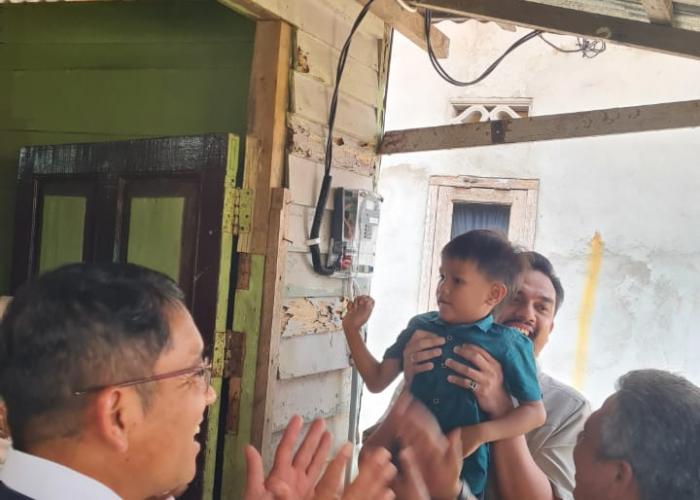Didukung DPR, Kementerian ESDM berikan bantuan bagi 5.487 Rumah Tangga di Kalimantan Barat - Gambar 2
