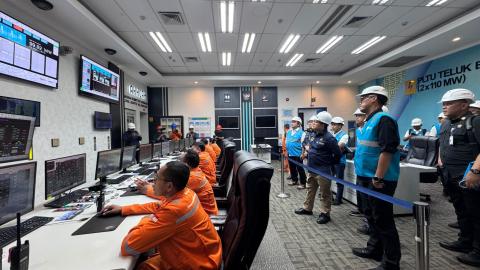 Kunjungi PLTU Teluk, Dirjen Gatrik Pasokan Listrik Nataru di Kalimantan Aman