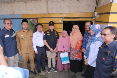 Pemerintah Sambung Listrik Gratis untuk 2.857 Rumah Tangga di Kabupaten Bandung