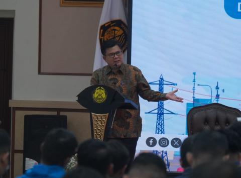 Kementerian ESDM Sosialisasikan Aturan Ruang Bebas dan Kompensasi Transmisi Tenaga Listrik